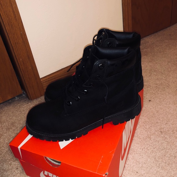 Timberland Boots - Picture 3 of 4